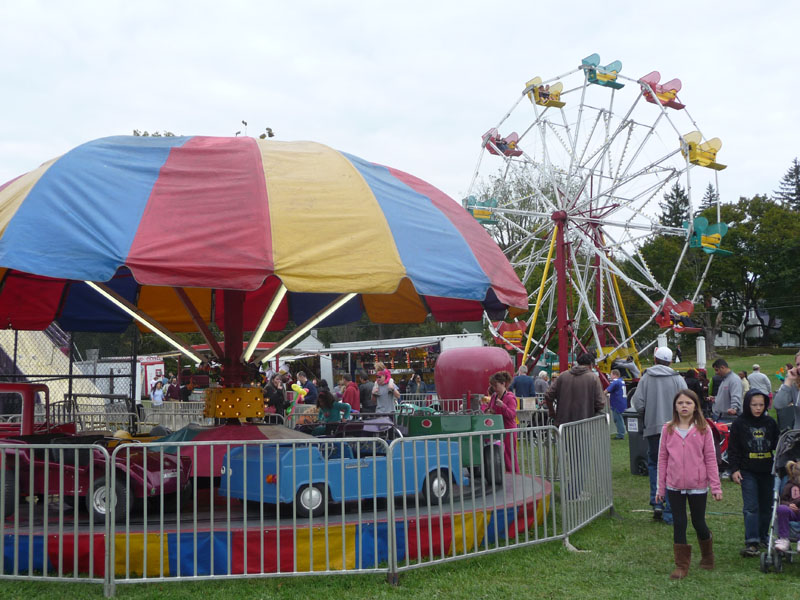 Applefest 12 carnival2 Warwick Applefest